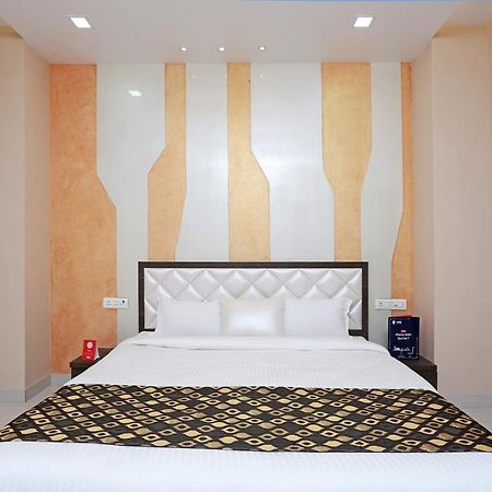 Oyo 10360 Hotel Grand Manoranjan Gorakhpur Kültér fotó