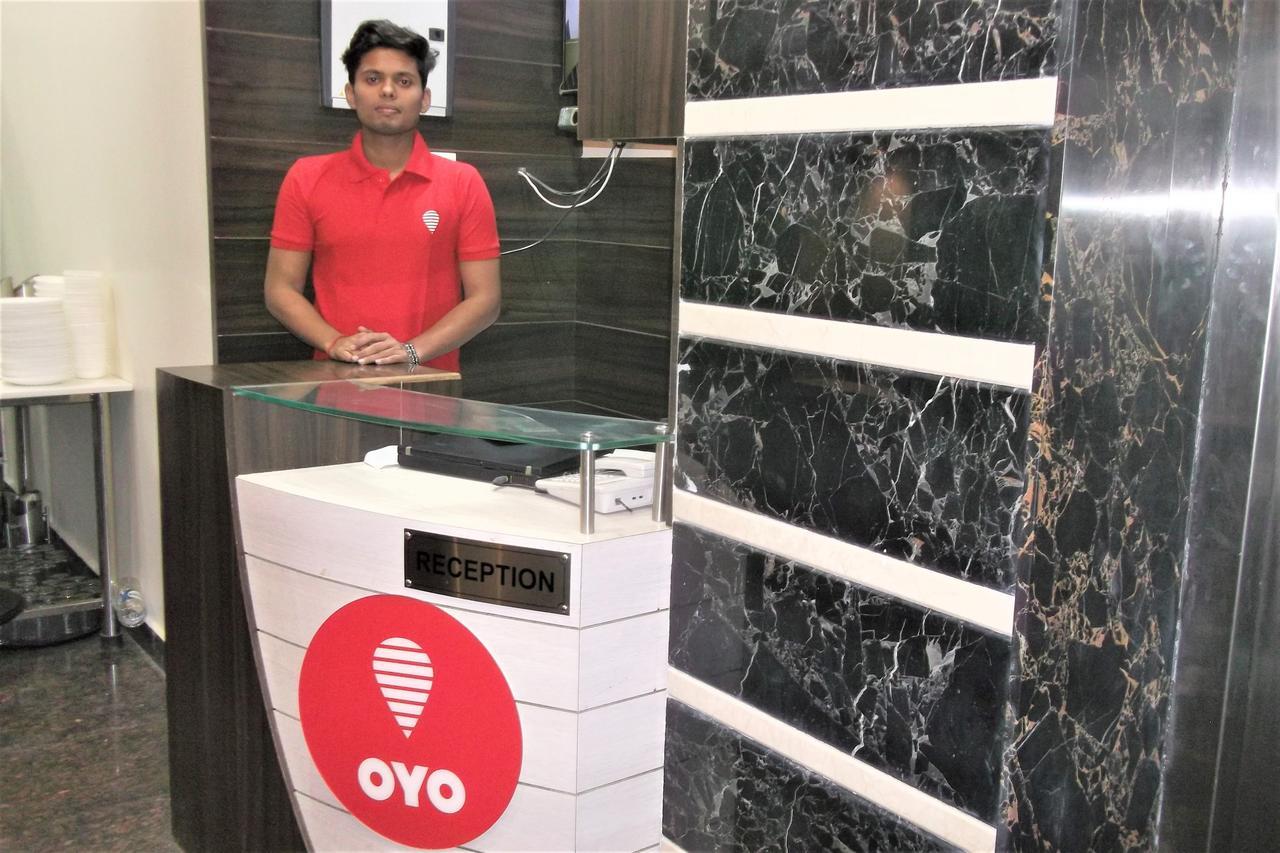 Oyo 10360 Hotel Grand Manoranjan Gorakhpur Kültér fotó