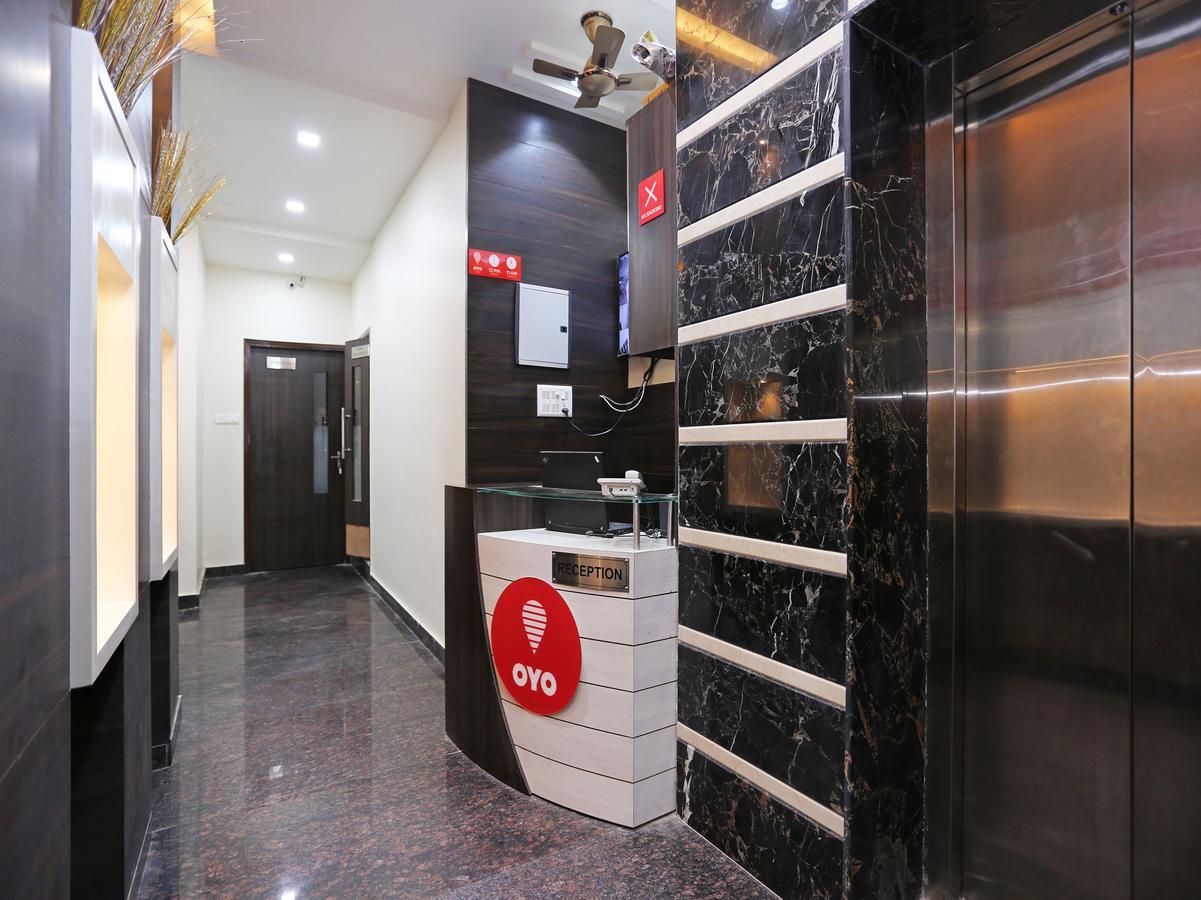 Oyo 10360 Hotel Grand Manoranjan Gorakhpur Kültér fotó