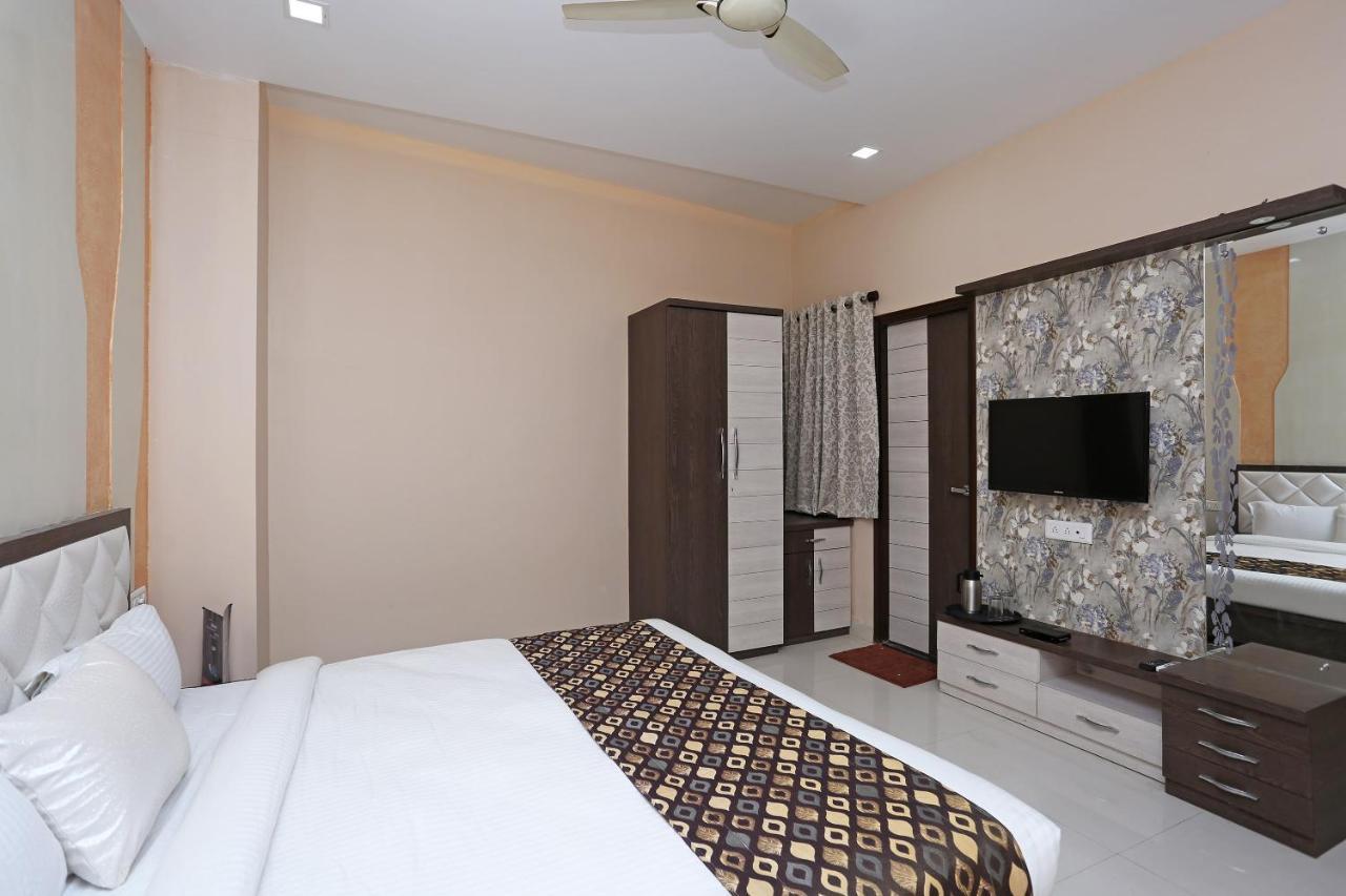 Oyo 10360 Hotel Grand Manoranjan Gorakhpur Kültér fotó