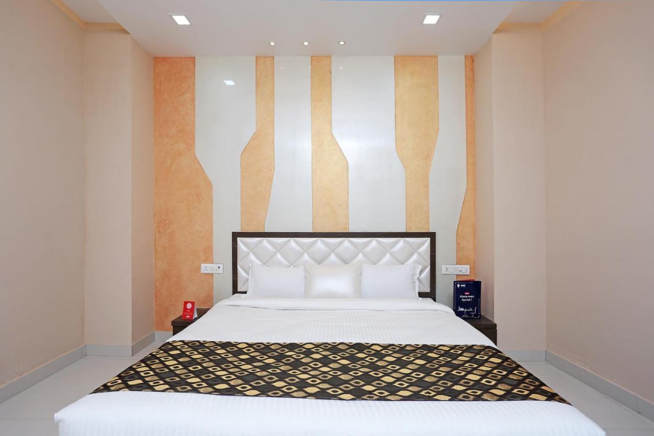 Oyo 10360 Hotel Grand Manoranjan Gorakhpur Kültér fotó